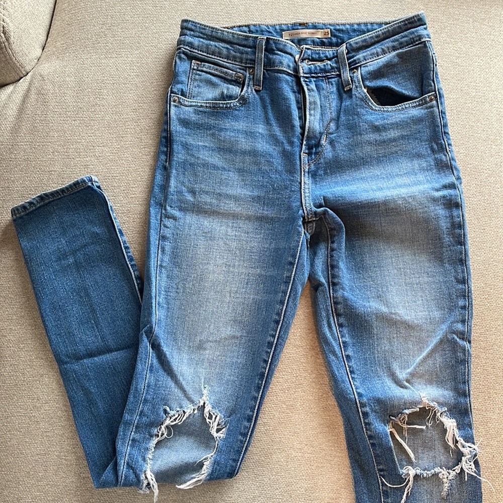 Levi’s 721 high rise skinny jeans size 25